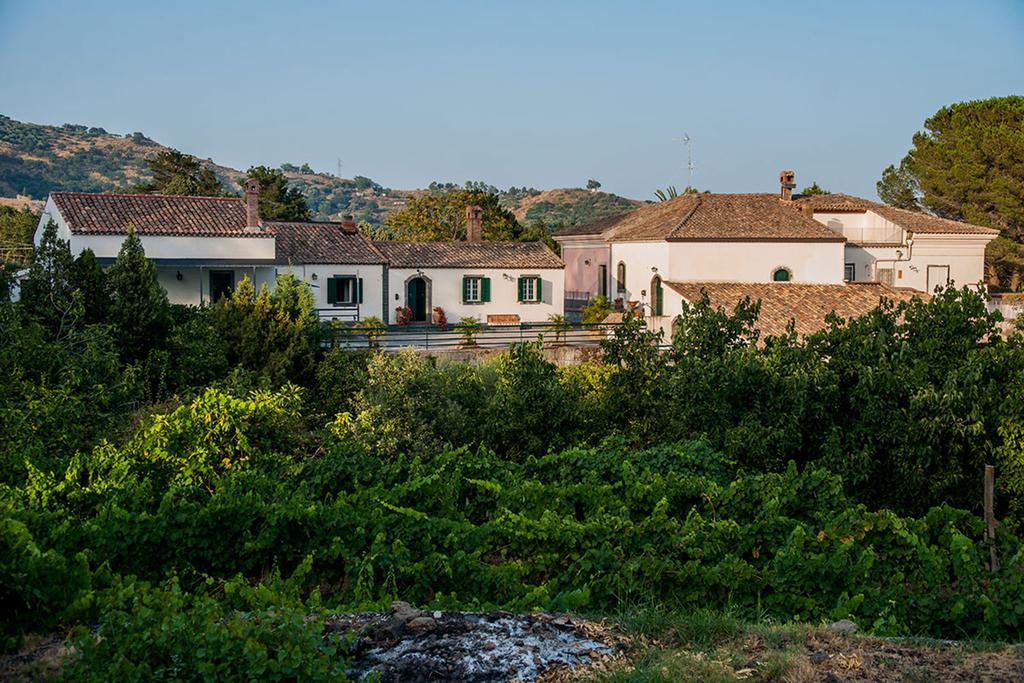Casa Vacanze Etna ปิเอดิมอนเต เอตเนโอ ภายนอก รูปภาพ