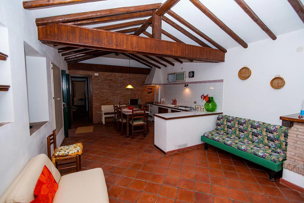 Casa Vacanze Etna ปิเอดิมอนเต เอตเนโอ ห้อง รูปภาพ