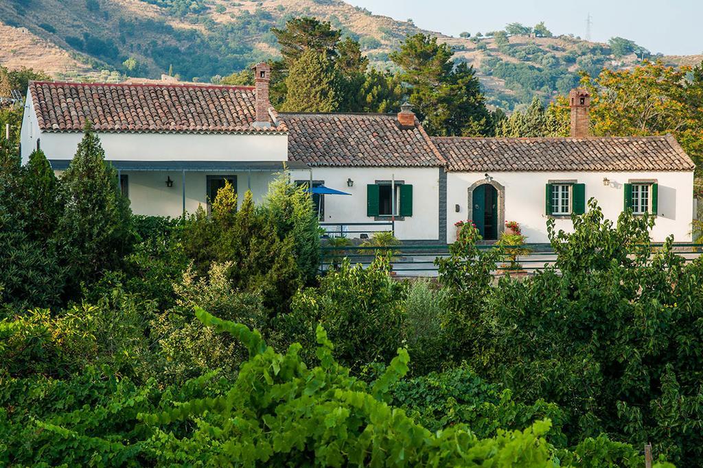 Casa Vacanze Etna ปิเอดิมอนเต เอตเนโอ ภายนอก รูปภาพ