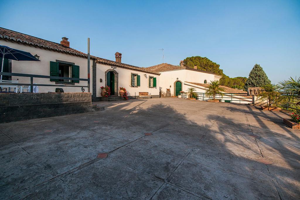 Casa Vacanze Etna ปิเอดิมอนเต เอตเนโอ ภายนอก รูปภาพ